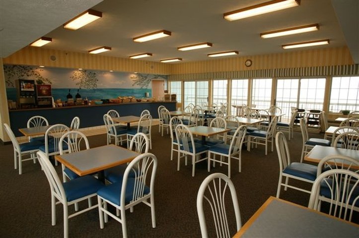 Sugar Beach Resort Hotel - Traverse City, MI