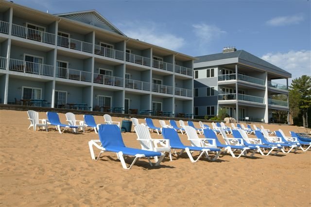 Sugar Beach Resort Hotel - Traverse City, MI