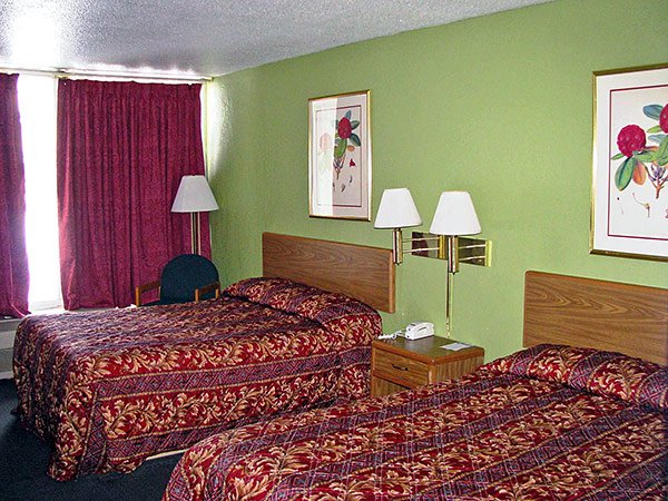 Travelodge-Adrian - Adrian, MI