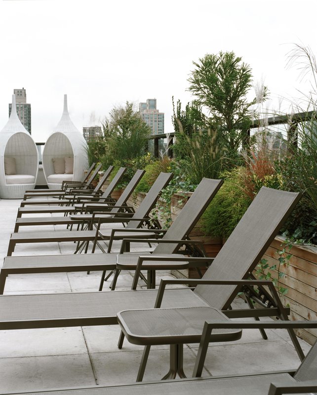 The Empire Hotel Rooftop Bar and Lounge