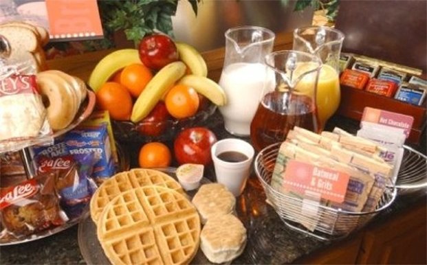 Baymont Inn & Suites Waycross - Waycross, GA