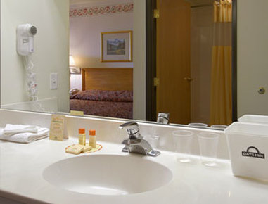 Best Western Plus Wendover Inn - Wendover, UT