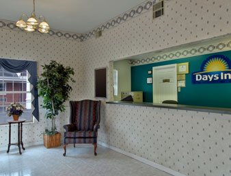 Days Inn - Bardstown, KY