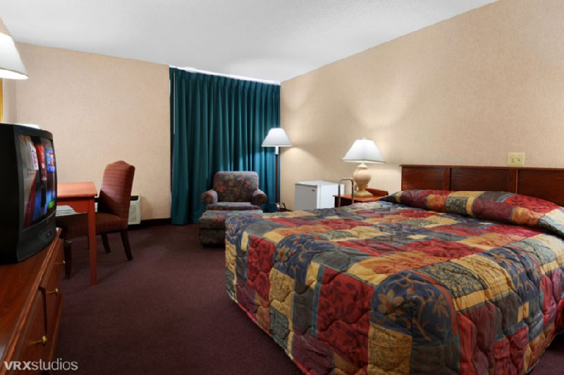 Brainerd Hotel & Conference - Brainerd, MN