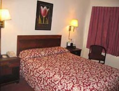 Days Inn Lake St Louis - Lake Saint Louis, MO