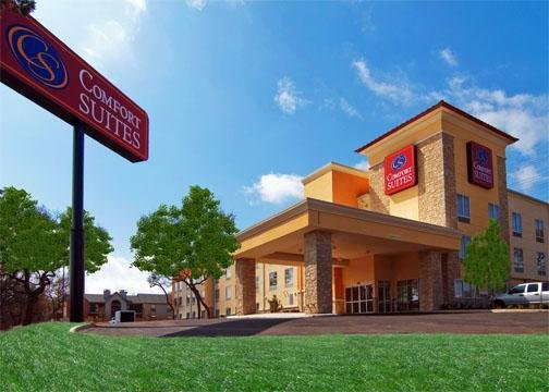 Comfort Suites Northwest Near Six Flags