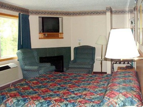 Americinn - Sheboygan, WI