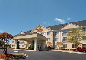 Quality Inn & Suites Pineville