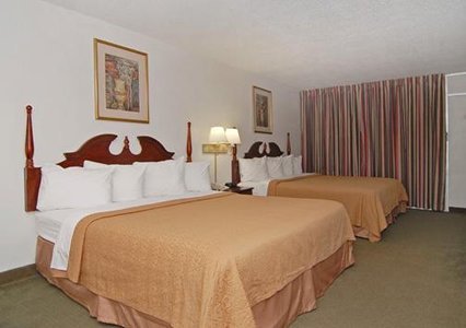 Quality Inn & Suites - Hendersonville, NC