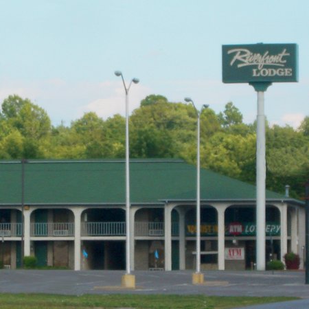 Riverfront Lodge INC - Burkesville, KY