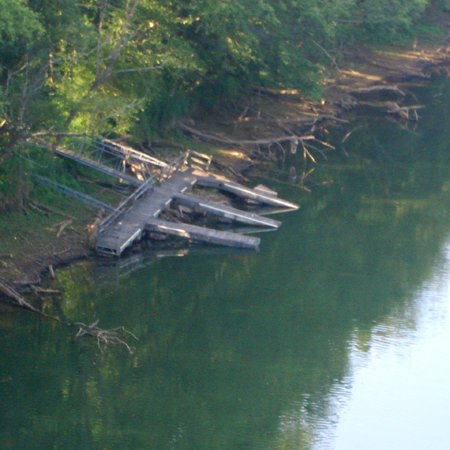 Riverfront Lodge INC - Burkesville, KY