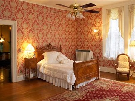 Vrooman Mansion B & B