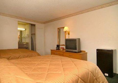 Quality Inn & Suites - Camarillo, CA