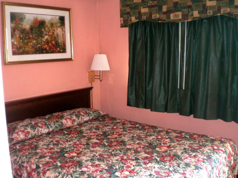 Pilgrim Inn & Cottages - Plymouth, NH