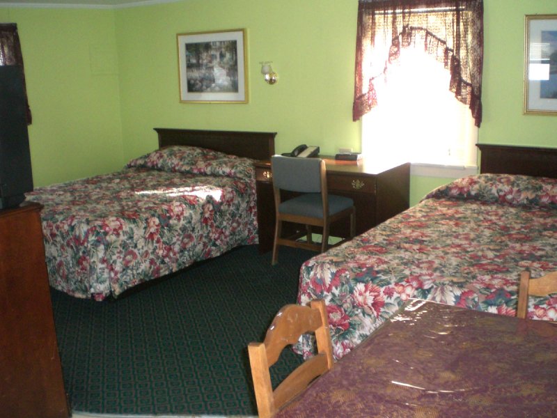 Pilgrim Inn & Cottages - Plymouth, NH