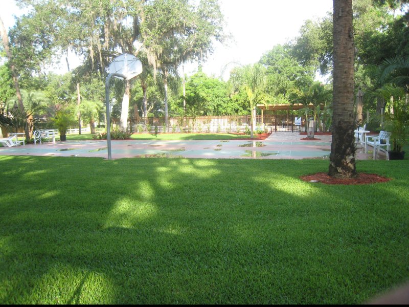 Tropical Resort & Marina - Deland, FL