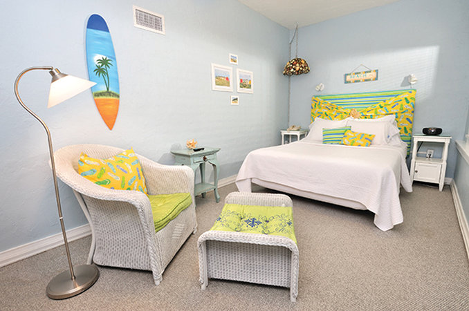 Mango Inn Bed & Breakfast - Lake Worth, FL