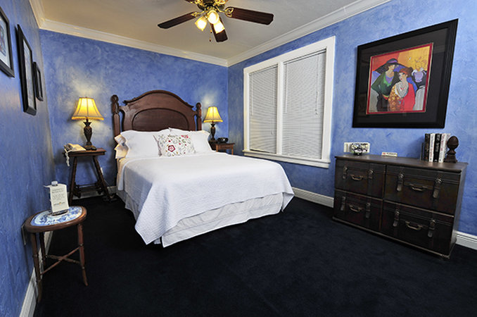 Mango Inn Bed & Breakfast - Lake Worth, FL