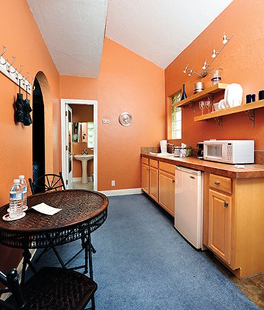 Mango Inn Bed & Breakfast - Lake Worth, FL