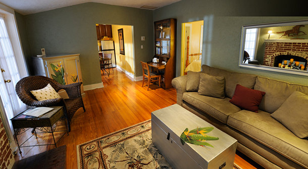 Mango Inn Bed & Breakfast - Lake Worth, FL