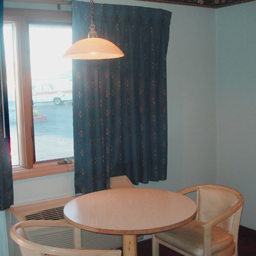 Budget Inn & Suites