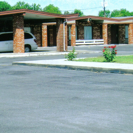 HICKORY HOUSE MOTOR INN - Dexter, MO