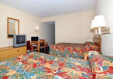 Econo Lodge-On The Beach - Clearwater, FL