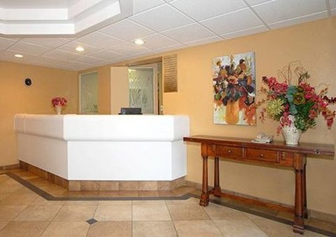Econo Lodge-On The Beach - Clearwater, FL