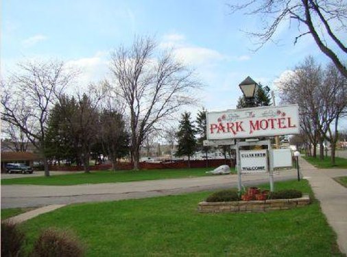 Park Motel - Marshfield, WI