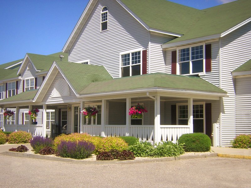 Country Inn Decorah - Decorah, IA