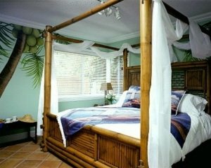 Crane's Beachhouse Hotel & Tiki Bar - Delray Beach, FL