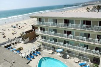 Surfer Beach Hotel - San Diego, CA