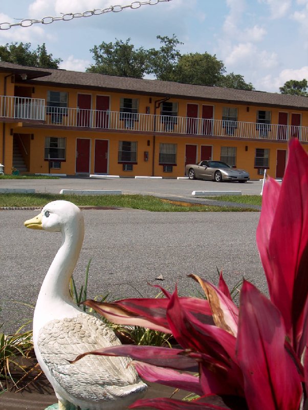 Parkside Record Inn & Suites
