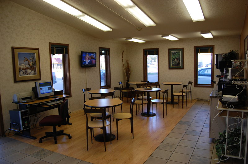 River Lodge - Pierre, SD