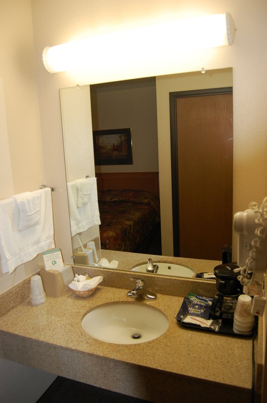 River Lodge - Pierre, SD