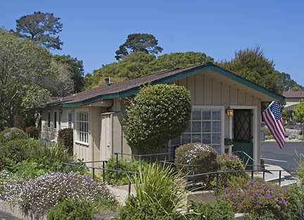 Sea Breeze Inn - Pacific Grove, CA
