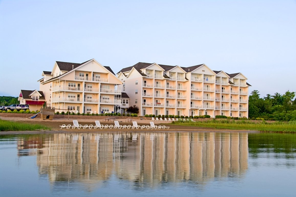 Cherry Tree Inn & Suites Traverse City, MI Hotels First Class Hotels