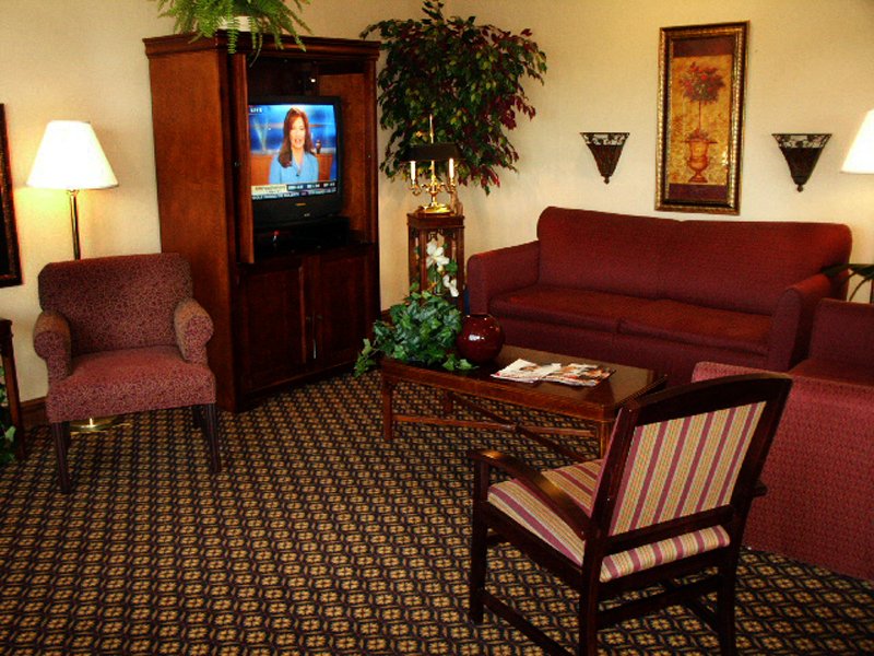 Quality Inn - Holly Springs, MS