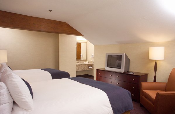 Ivy Court Inn & Suites - South Bend, IN