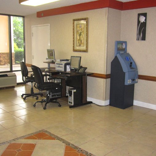 Airport Plaza Hotel Roanoke - Roanoke, VA