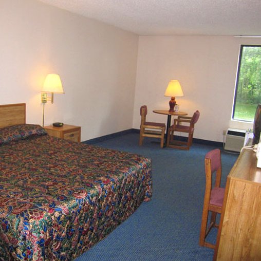 Airport Plaza Hotel Roanoke - Roanoke, VA
