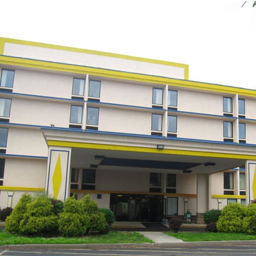 Airport Plaza Hotel Roanoke - Roanoke, VA