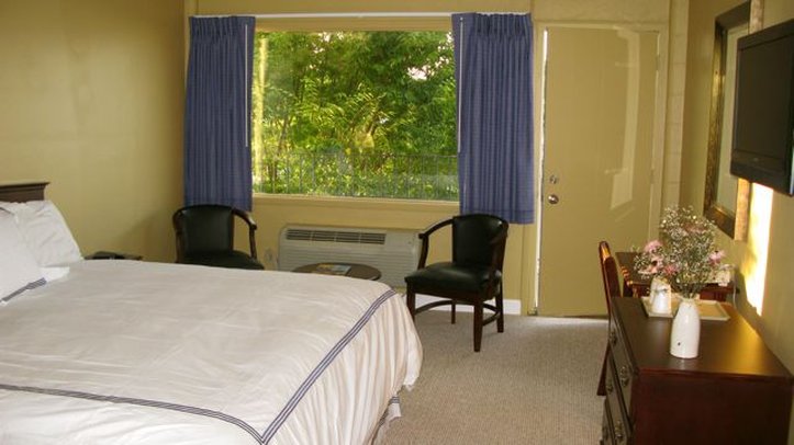 Freeport Motor Inn & Boatel - Freeport, NY