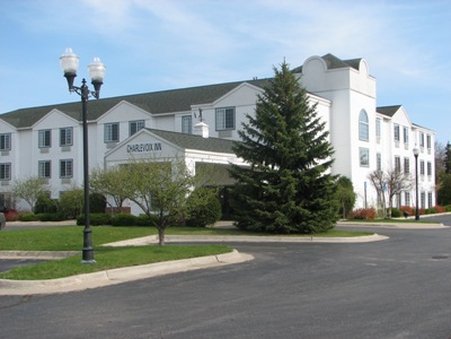 Charlevoix Inn & Suites - Charlevoix, MI