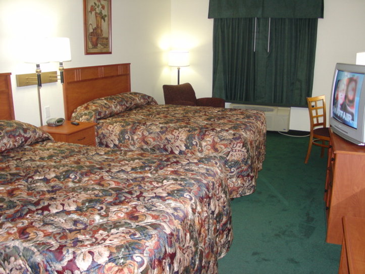 Oak Tree Inn - Clinton, IA