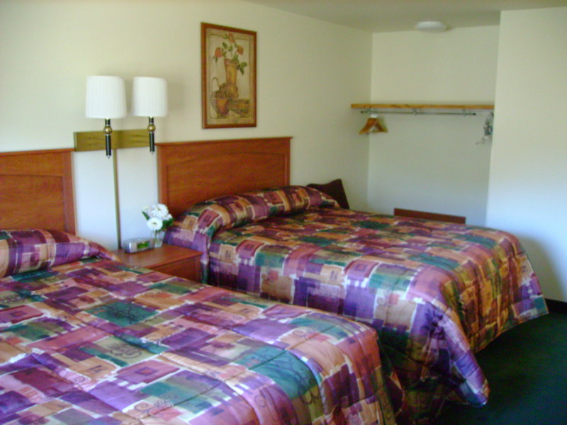 Oak Tree Inn & Penny's Diner - Dunsmuir, CA