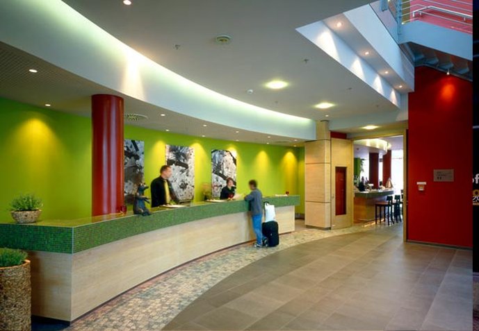 Hotel Courtyard by Marriott Berlin City Center Front Desk