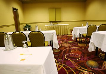Courtyard By Marriott Fitchburg - Fitchburg, MA