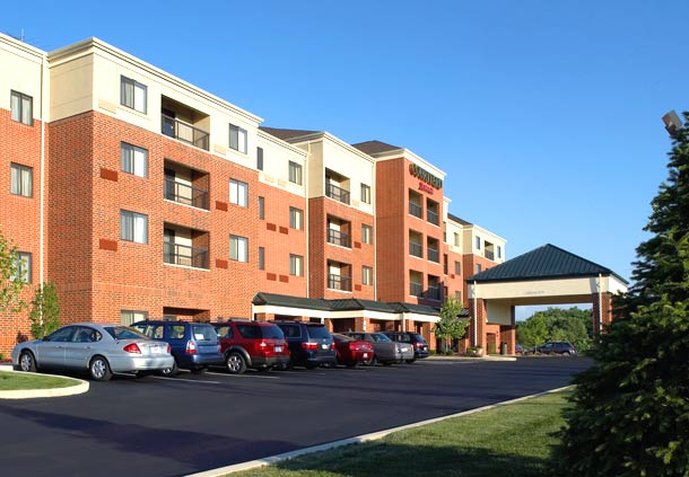 Courtyard-Akron Stow