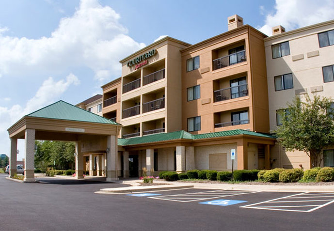 Courtyard by Marriott Chicago St. Charles